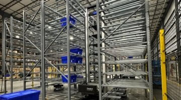 WinCo-Foods-Geek+-Roboshuttle-AMRs-Goods-to-Person-System