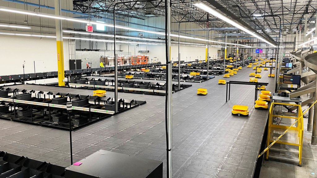 Tompkins tSort Robots operating in an automated environment
