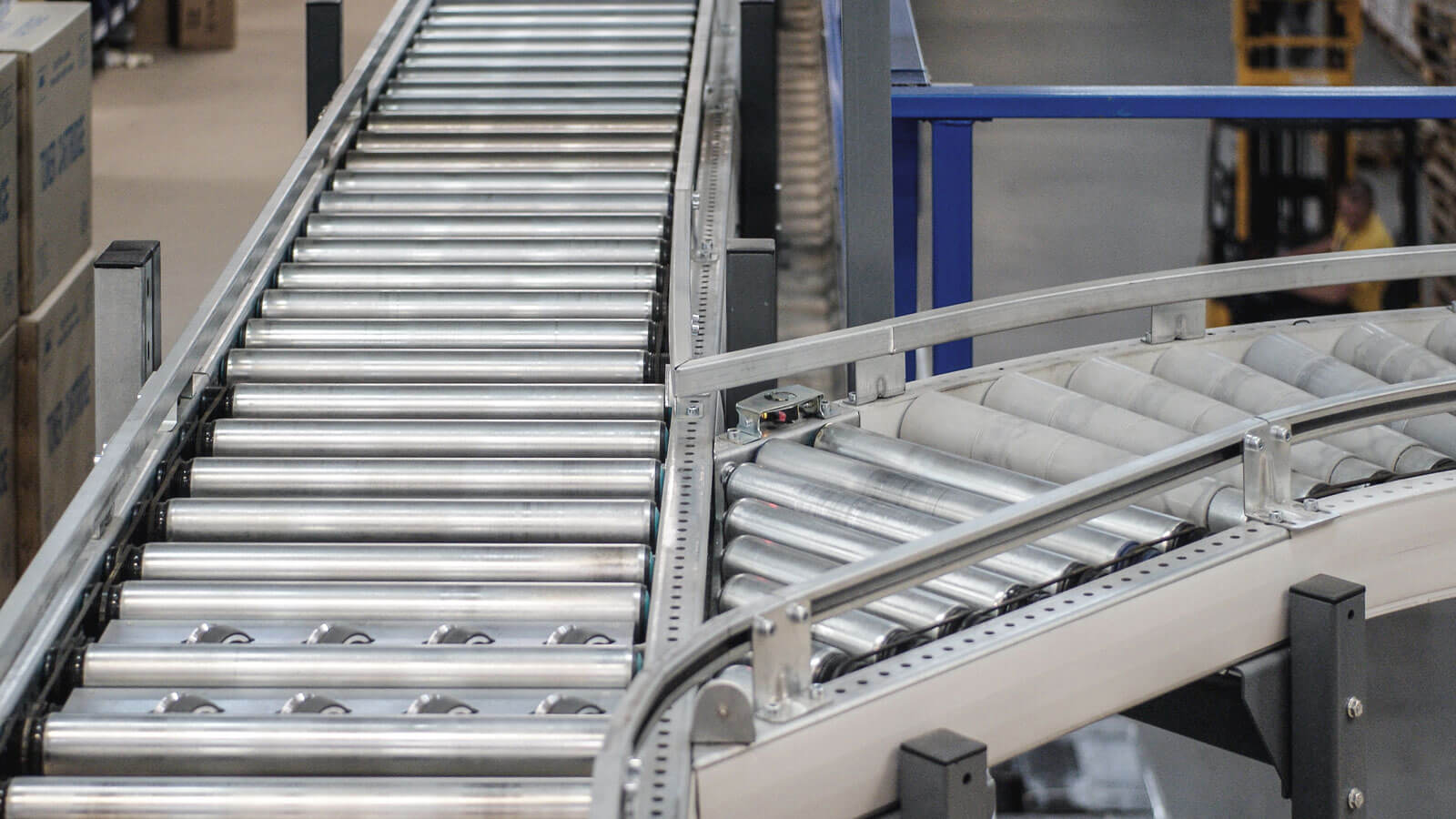 Conveyor Diverter in Action in Warehouse