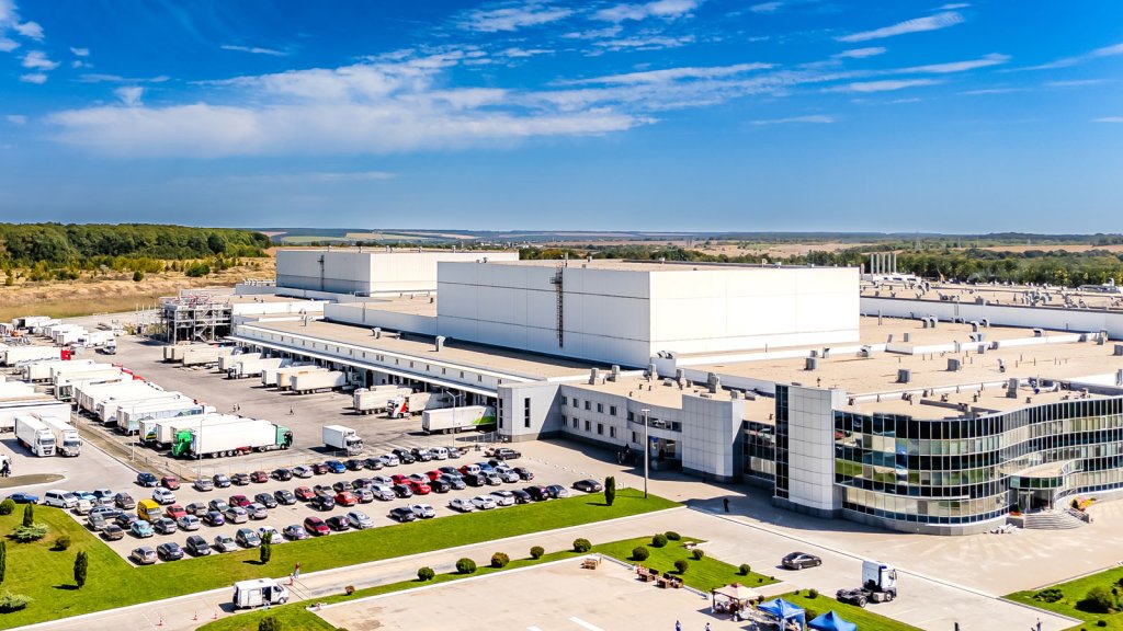 Brownfield vs Greenfield Warehouse